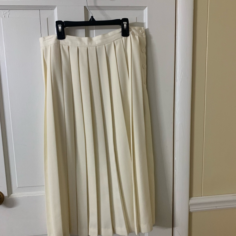 Liz Baker womens Cream Pleated A-Line Skirt